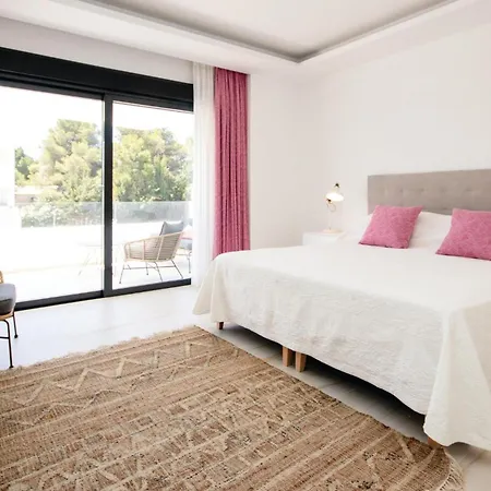 In Nueva Andalucia With Wifi Holiday home Marbella